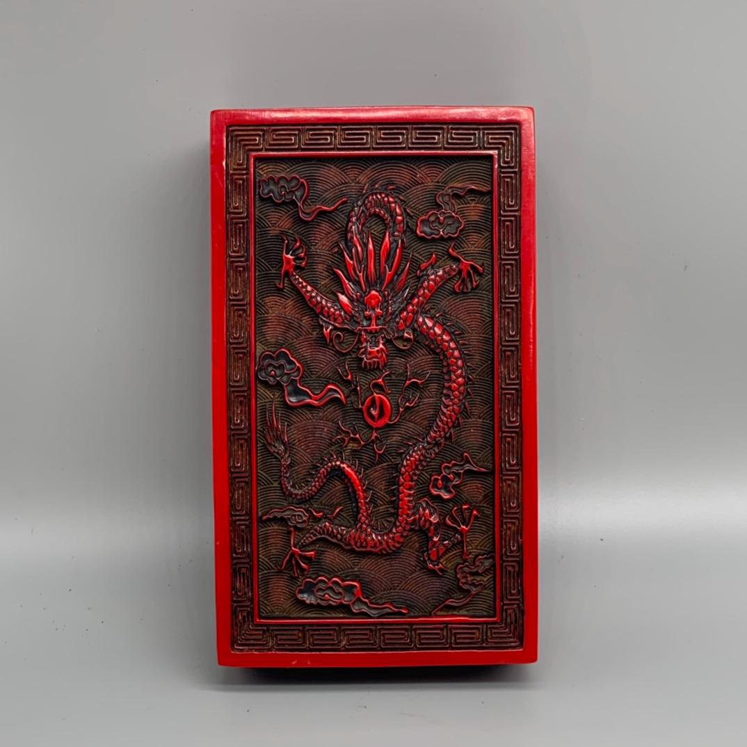 龍文様 漆工箱 アンティーク品 中国の手彫り漆器の龍の模様の箱