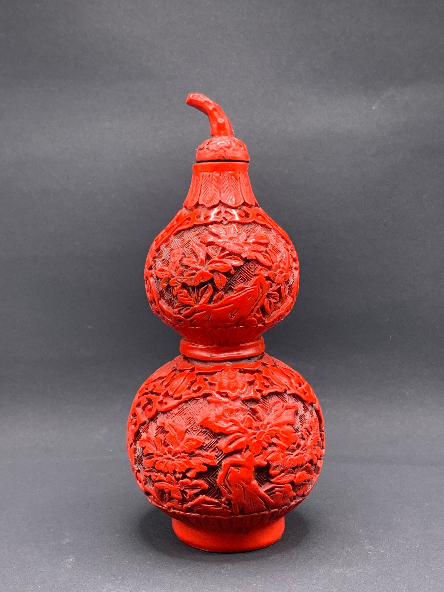 Handcarved exquisite patterns of gourd ornaments on lacquerware,home decoration with beautiful and unique shapes,worth collecting and using