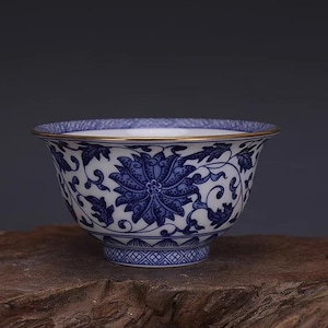 Blue and white lotus porcelain bowl with tangled branches，hand-painted exquisite pattern，antique collection porcelain home decoration gift