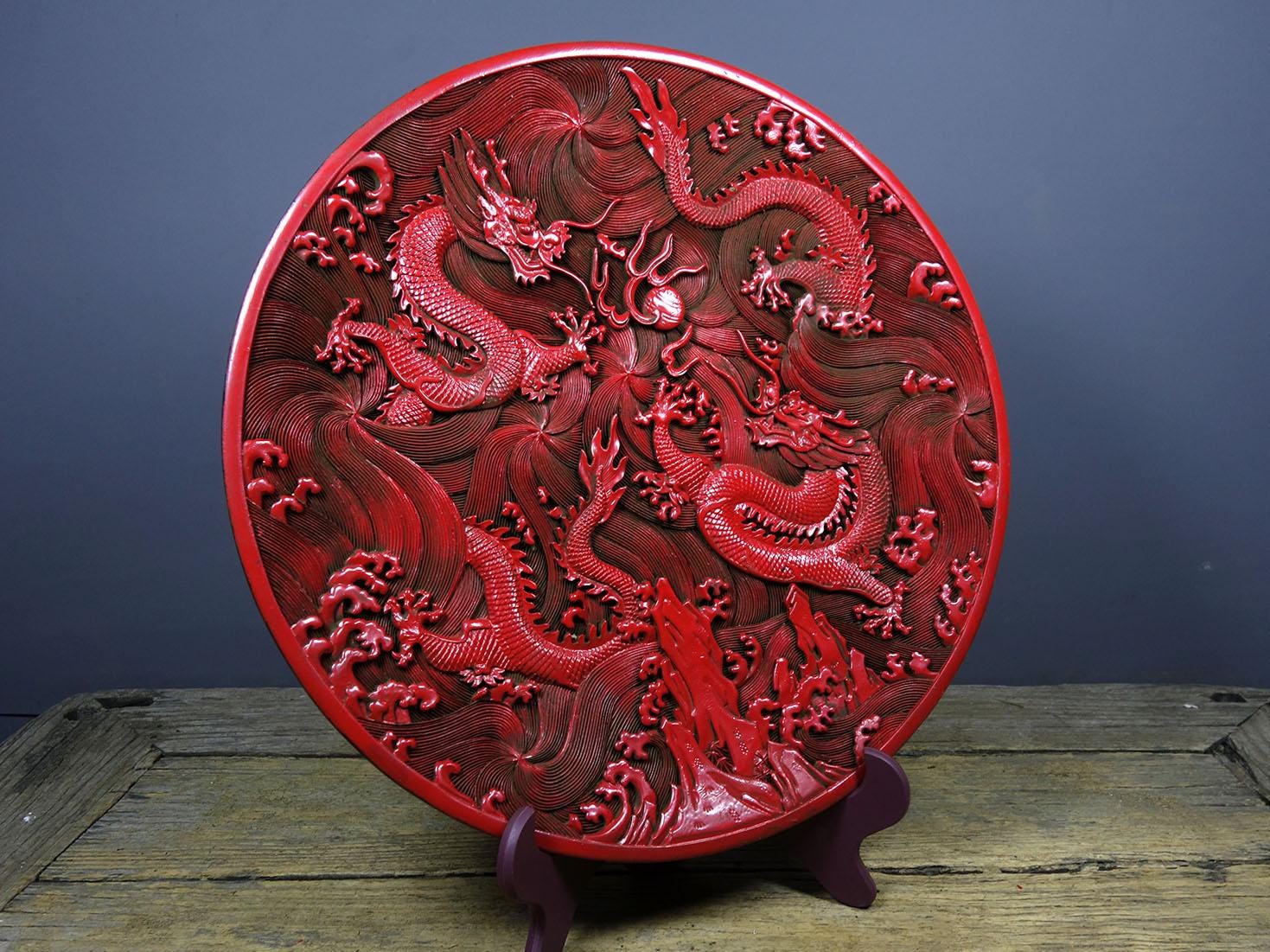 手作りの彫刻が施された漆器の龍の模様の皿/装飾トレイの装飾品、絶妙