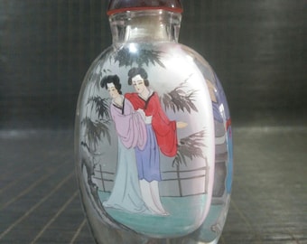 Chinese collection of handmade carved glass beauty patterned small bottles, unique and precious, desktop decoration, can be used