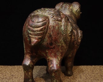 中国のアンティークの手彫りの青銅の羊の像の装飾品、ユニークで貴重