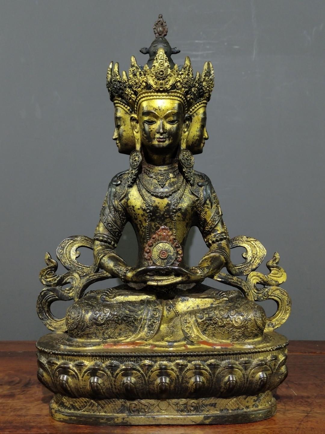 中国のアンティークの手作りの彫刻された純銅の三面仏像の飾り、珍しい