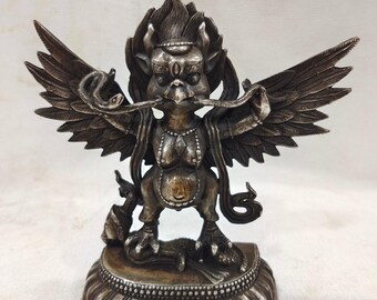 Chinese collection of hand carved bronze bird statue ornaments, unique desktop decorations, collectibles