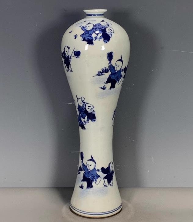 Collecting ceramic figurine vases, Jingdezhen ornaments, exquisite, rare, and desktop rare ornaments