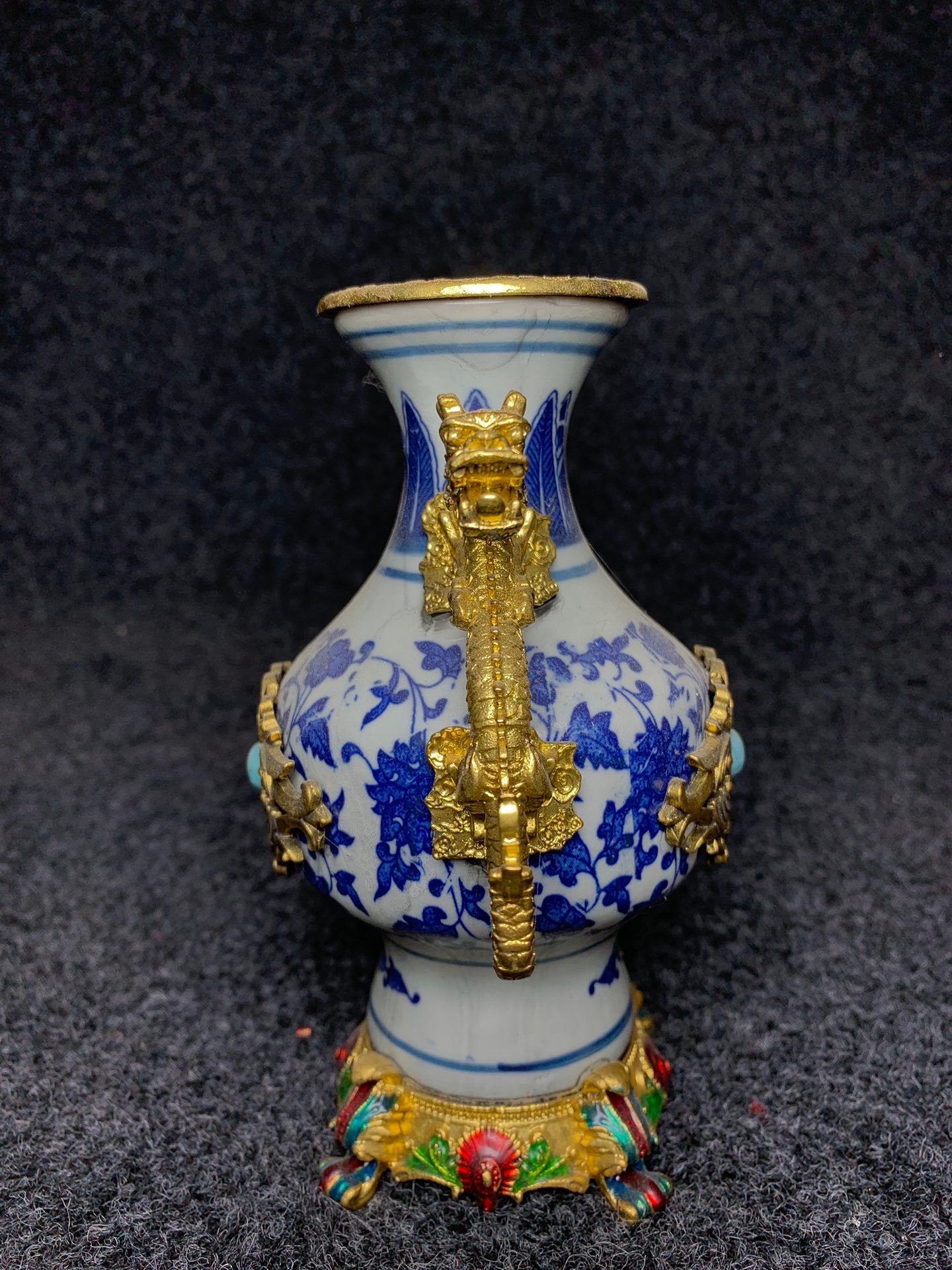 銅象嵌青白磁花瓶、景徳鎮、手作り、中国アンティーク、ユニークな