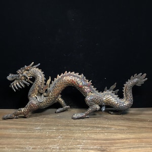 Chinese collection of hand carved bronze dragon statue ornaments, exquisite and rare, furniture decoration