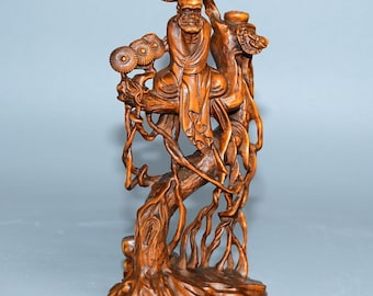 Chinese handmade carved natural boxwood tree branch damo statue ornaments, exquisite wood carvings, furniture decorations