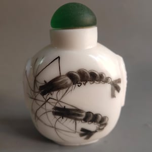 Chinese handmade glass snuff bottle/small bottle, unique crane pattern, desktop furniture decoration, collectible, can be used