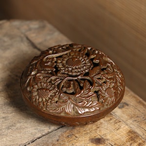 Handmade copper sunflower incense burner and incense burner, exquisite design, rare statues,furniture decoration, worth collecting and using