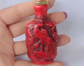 Exquisite phoenix pattern small bottle Hand Carved coral small bottle,furniture decoration, rare shape, worth collecting and using