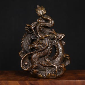 Collect handmade carved bronze dragon statue ornaments, exquisite and rare, exquisite craftsmanship, home decorations