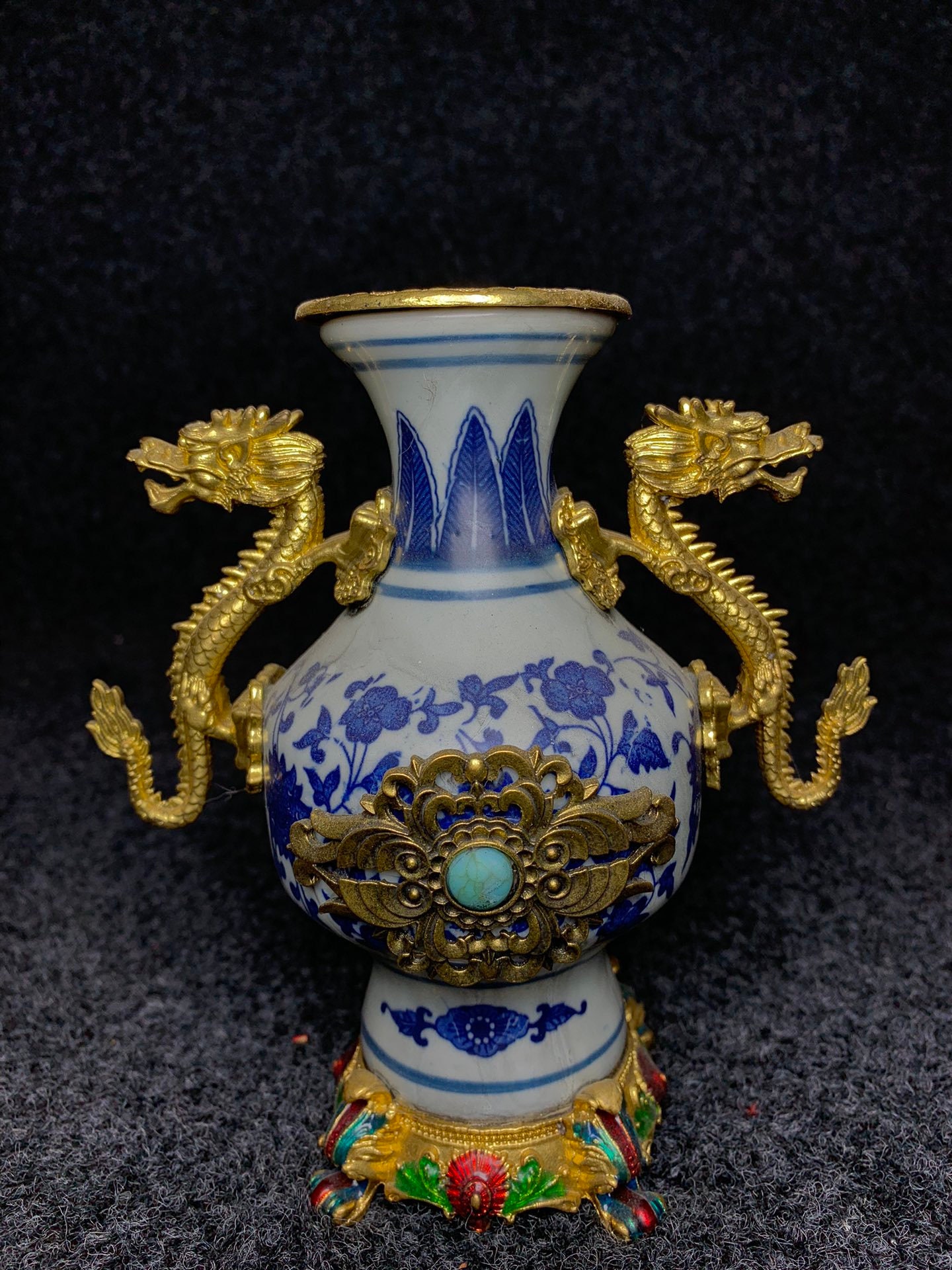 銅象嵌青白磁花瓶、景徳鎮、手作り、中国アンティーク、ユニークな