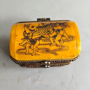 Hand carved double-layer doll and fish pattern jewelry box, exquisite ornament, furniture decoration, can be used