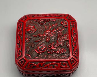 中国のアンティークの手彫りの漆塗りの龍と鳳凰の模様の宝石箱の収納箱