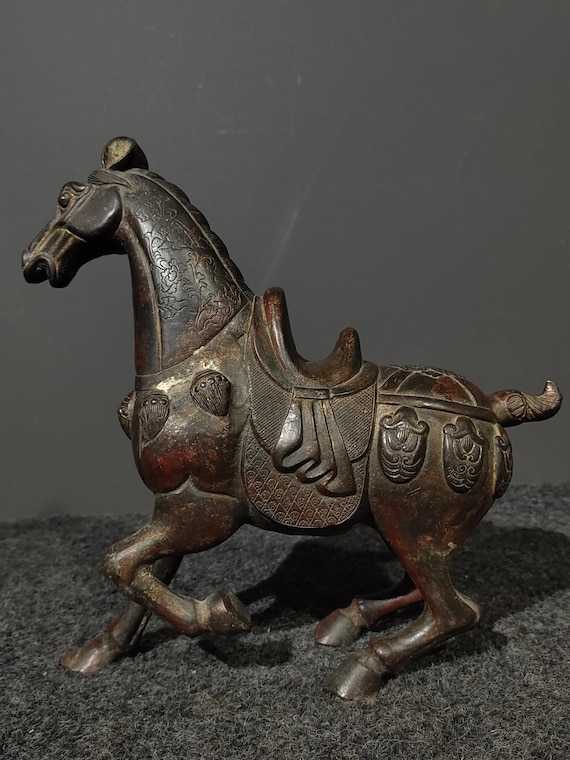 中国の手作りの彫刻が施された青銅の馬の像、干支、絶妙な模様、絶妙な