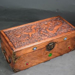 Chinese handmade carved rosewood inlaid with gemstone dragon pattern jewelry box,unique and precious,furniture decoration,worth collecting