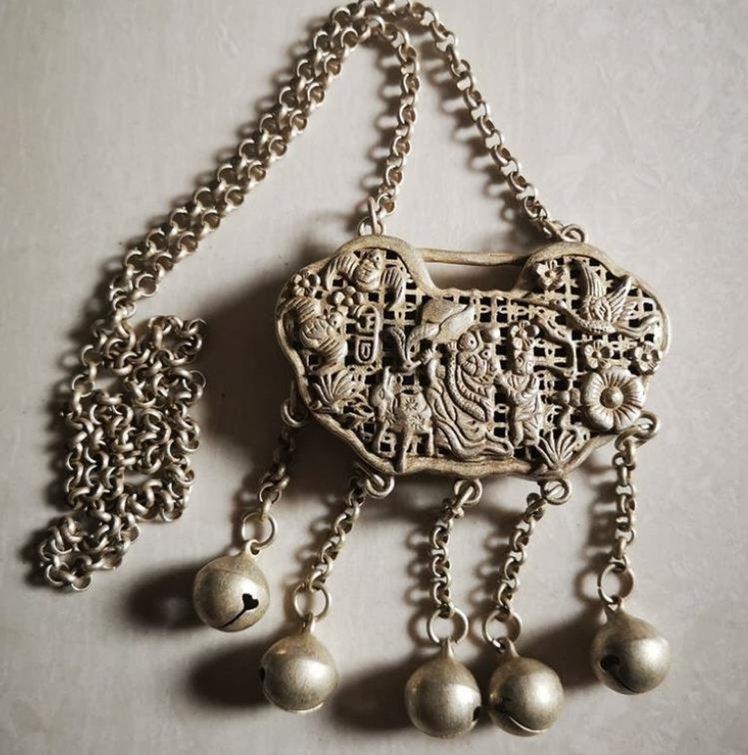 中国アンティークハンドメイドチベットシルバー絶妙なキャラクター