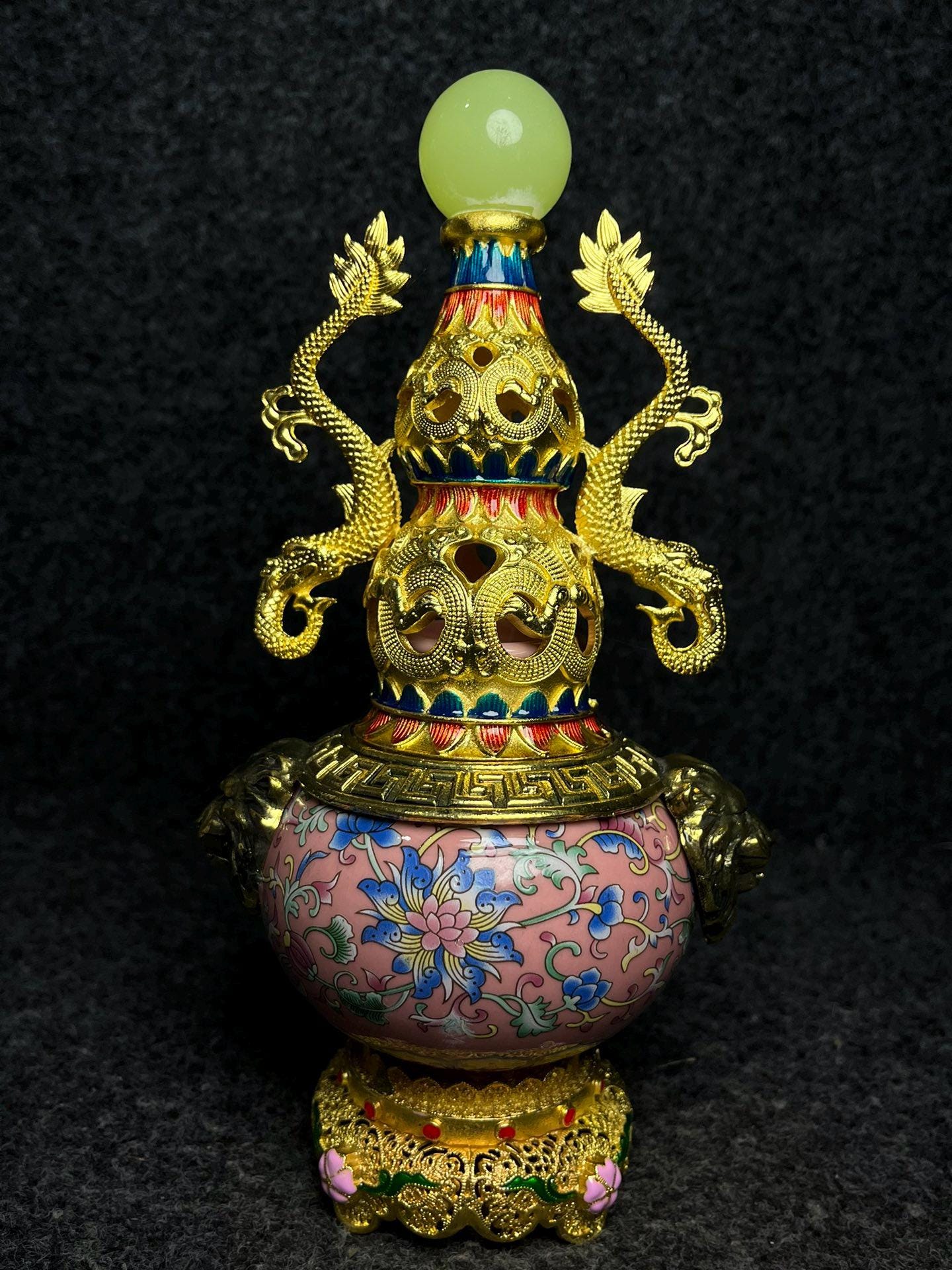 花瓶　銅製　龍模様 銅製の龍の模様が象嵌された磁器の花瓶の装飾品、デスクトップの家具の