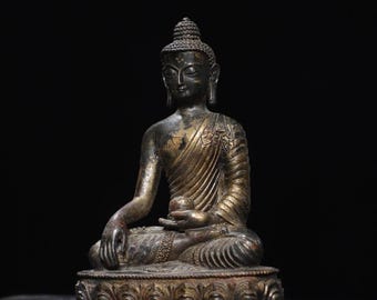 Chinese handmade carved bronze Buddha statue ornament, precious and rare, desktop Zen decoration, worth collecting