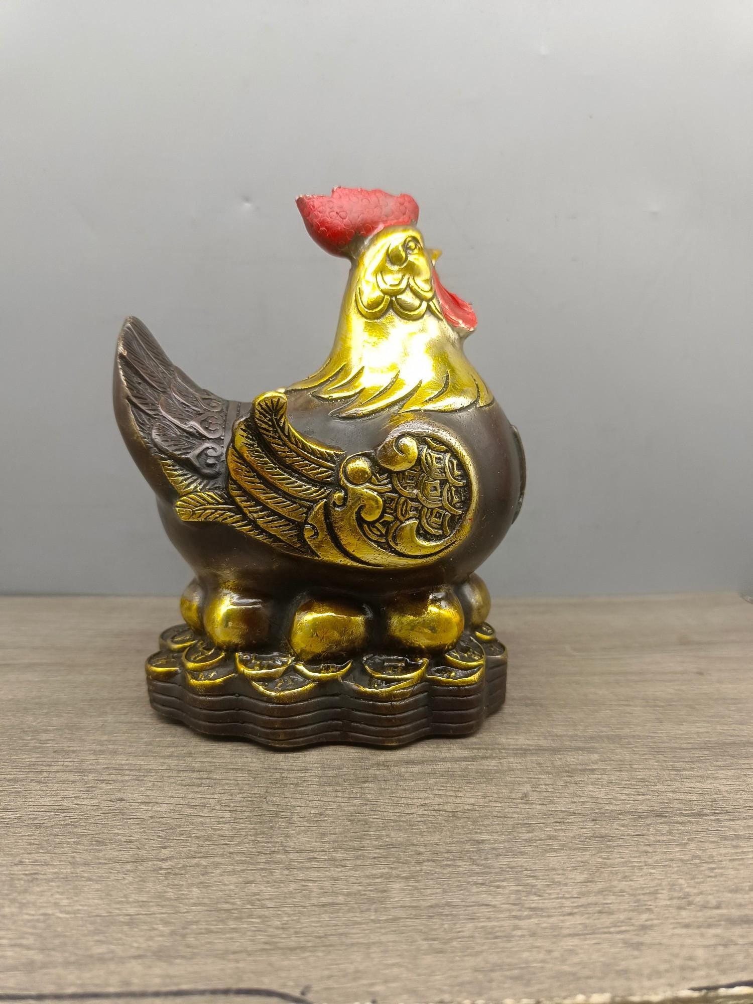 珍しい手彫りの銅製ニワトリ像の装飾品、家具の装飾、収集する価値が