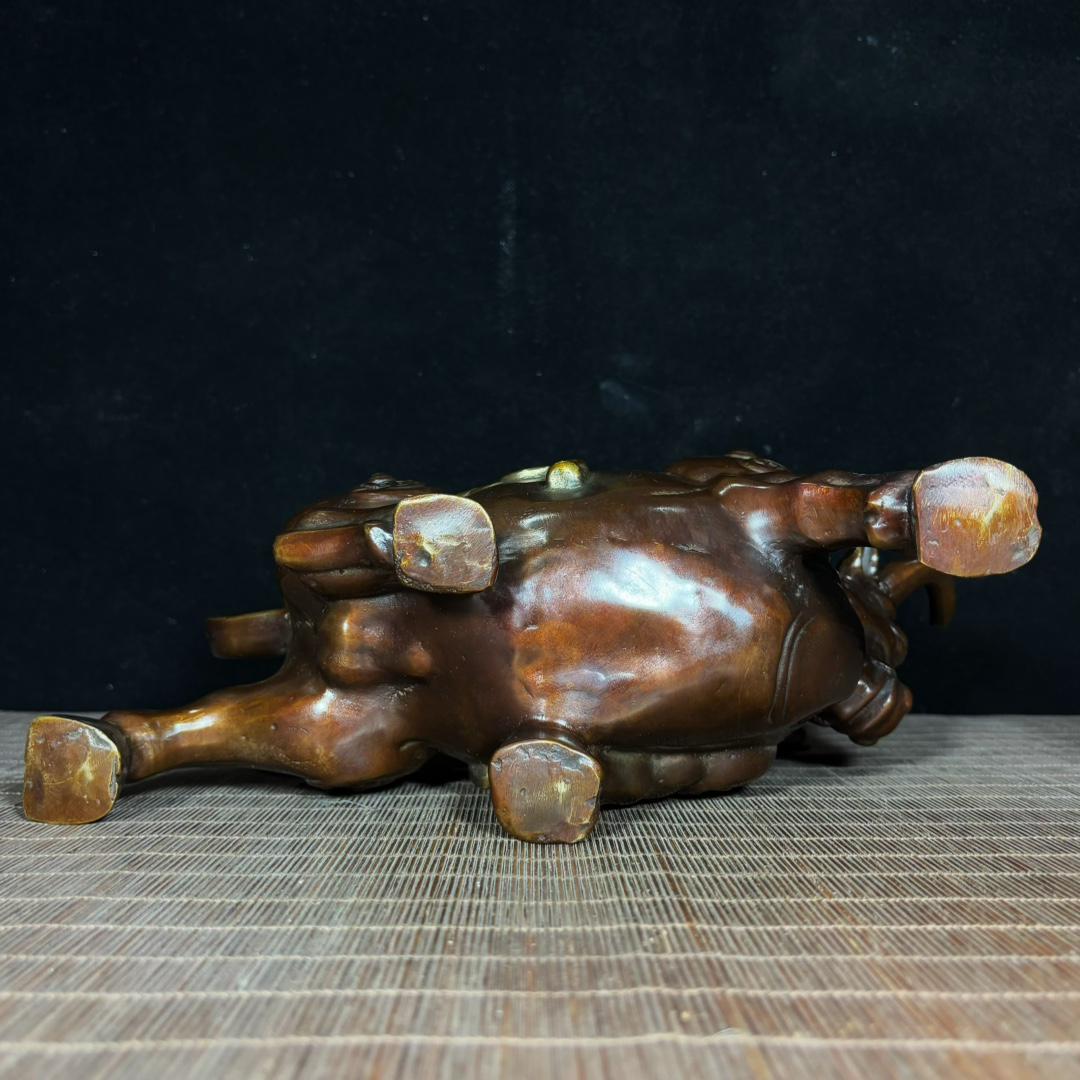 ブロンズ像 うし 手彫りのブロンズ製雄牛像飾り、絶妙な職人技、デスクトップ装飾