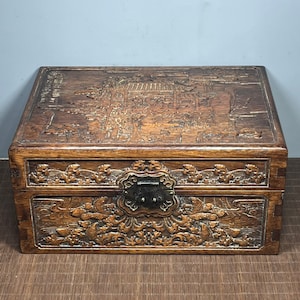 Handmade carved rosewood storage box/jewelry box ornament, exquisite pattern, rare shape, unique craftsmanship, worth collecting