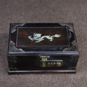 Hand carved natural rosewood dragon pattern jewelry box, furniture decoration, exquisite wood carving, can be used