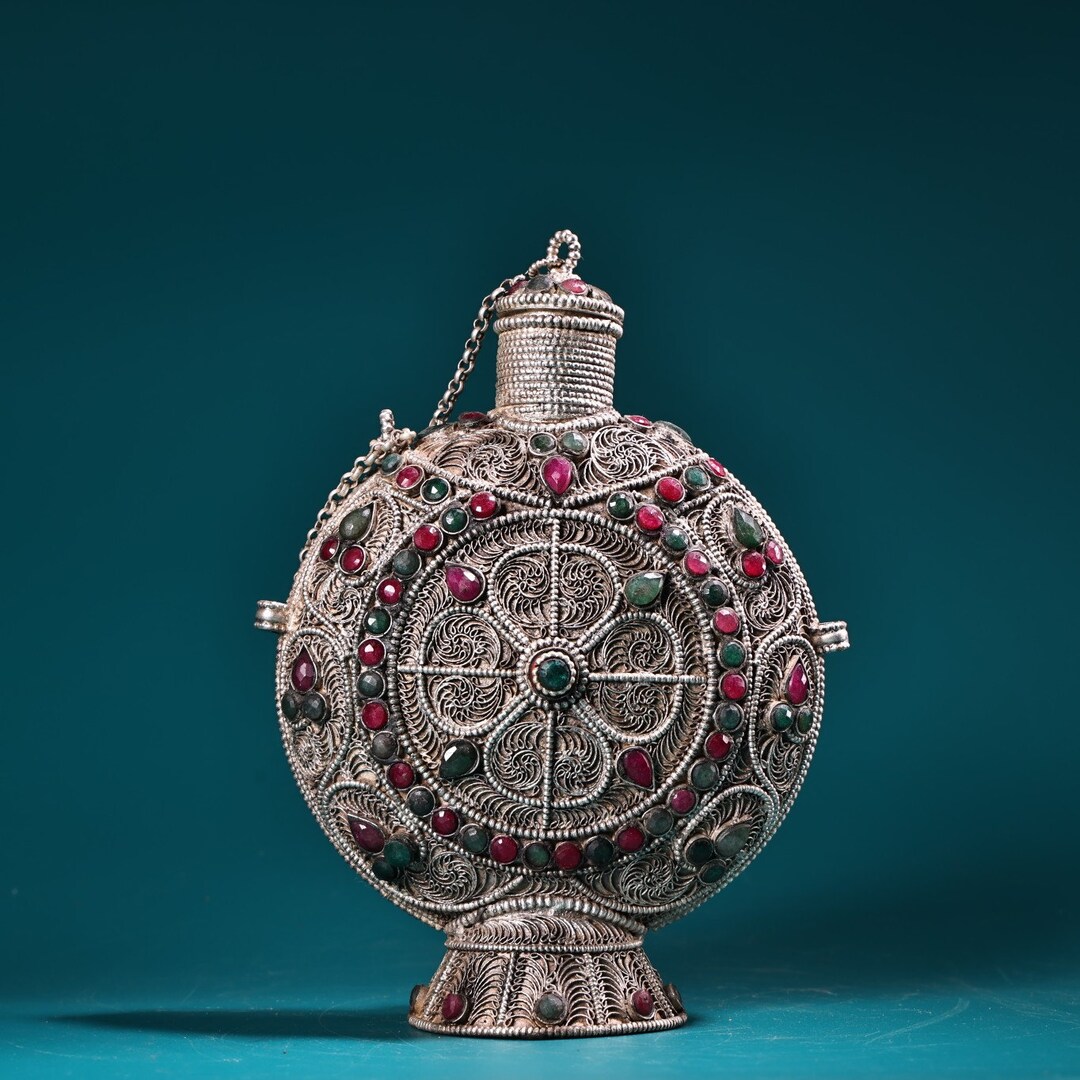 チベットの銀象嵌宝石嗅ぎタバコ瓶、ユニークなデザイン、中国の