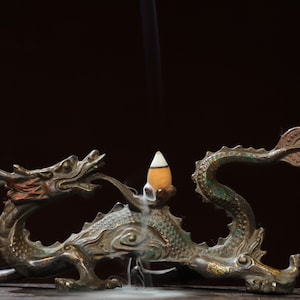 Chinese handmade carved pure bronze dragon statue incense rack ornaments,finely crafted,precious and rare,worth collecting and using