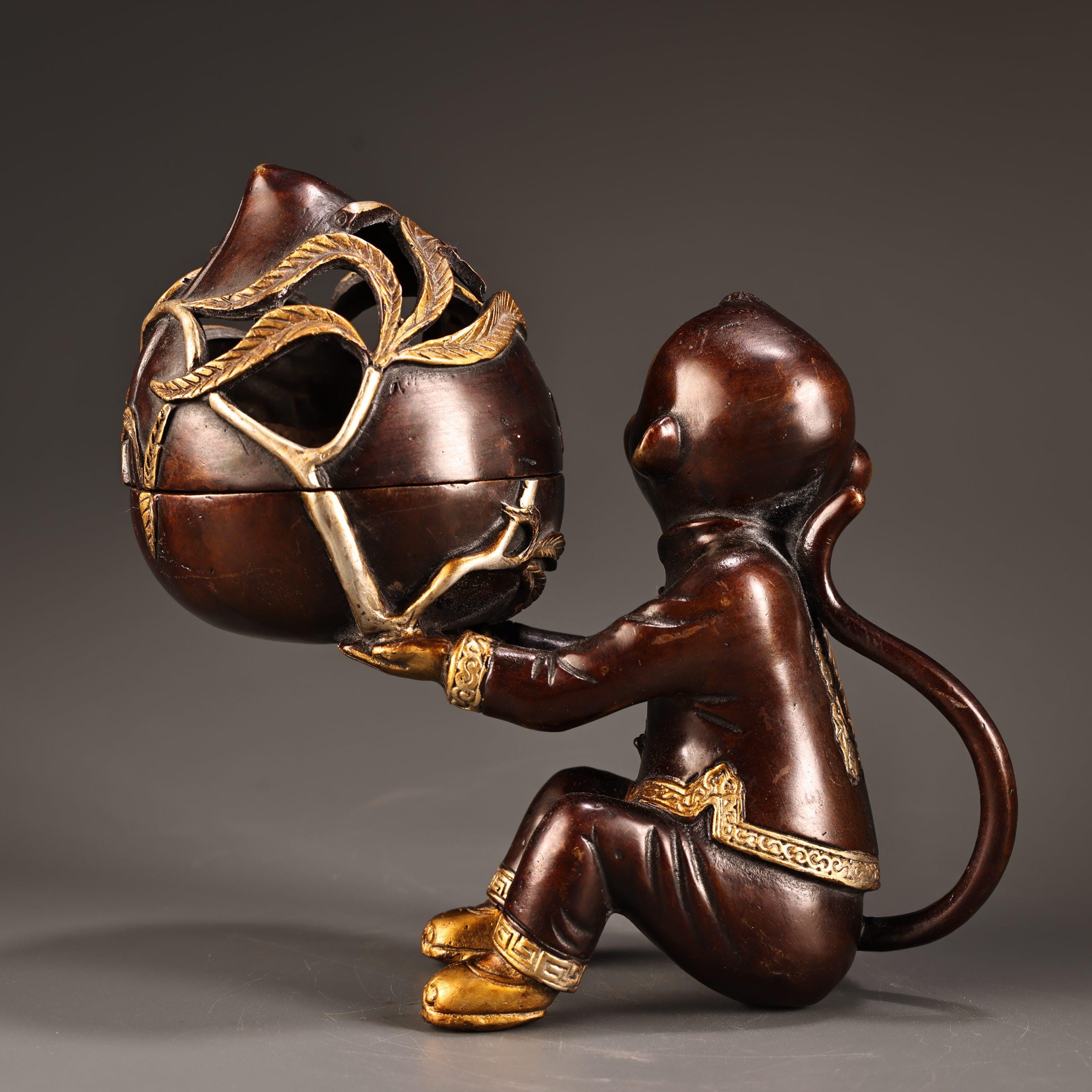 中国コレクションの手彫りの純銅製猿の誕生日の桃の香炉の装飾品、絶妙