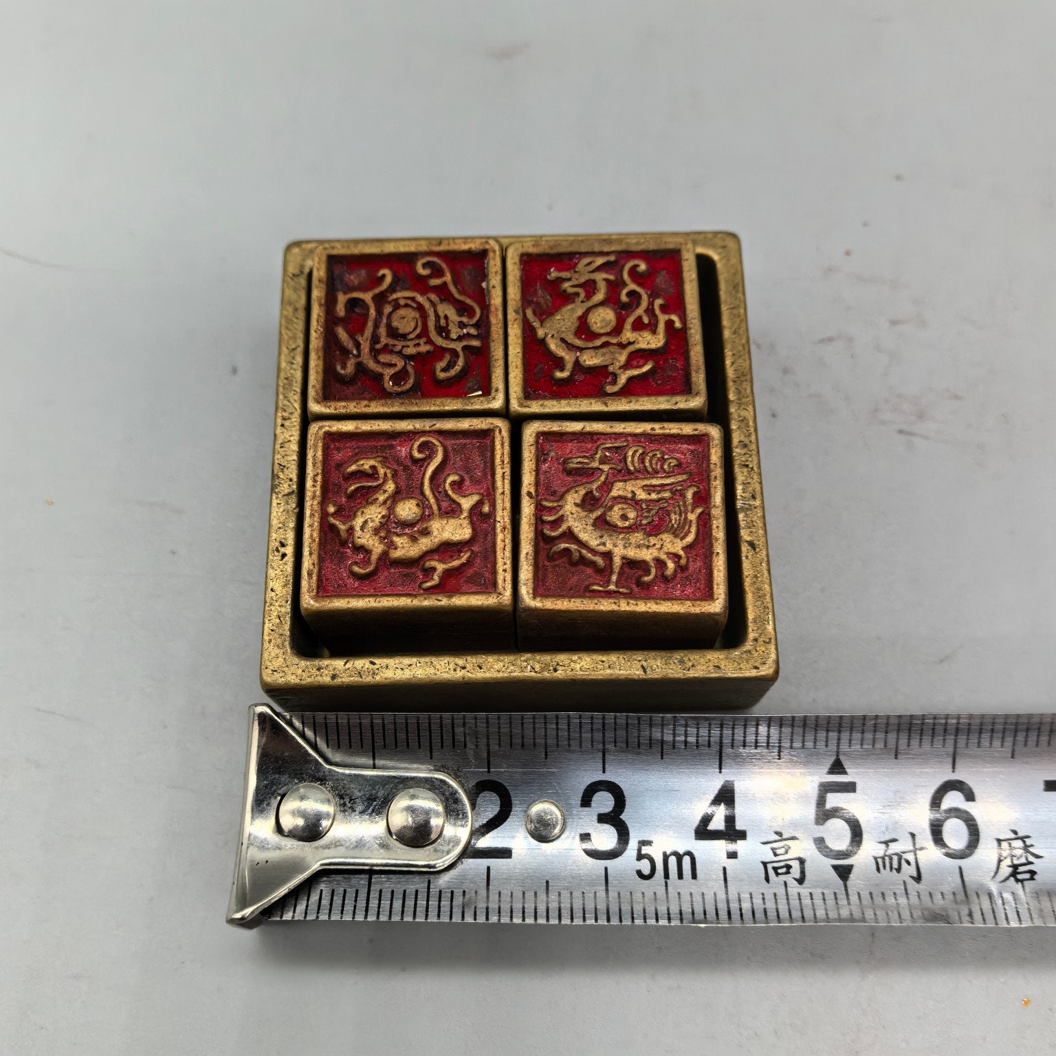 中国のアンティークの手作りの銅の彫刻された絶妙な模様の印章は