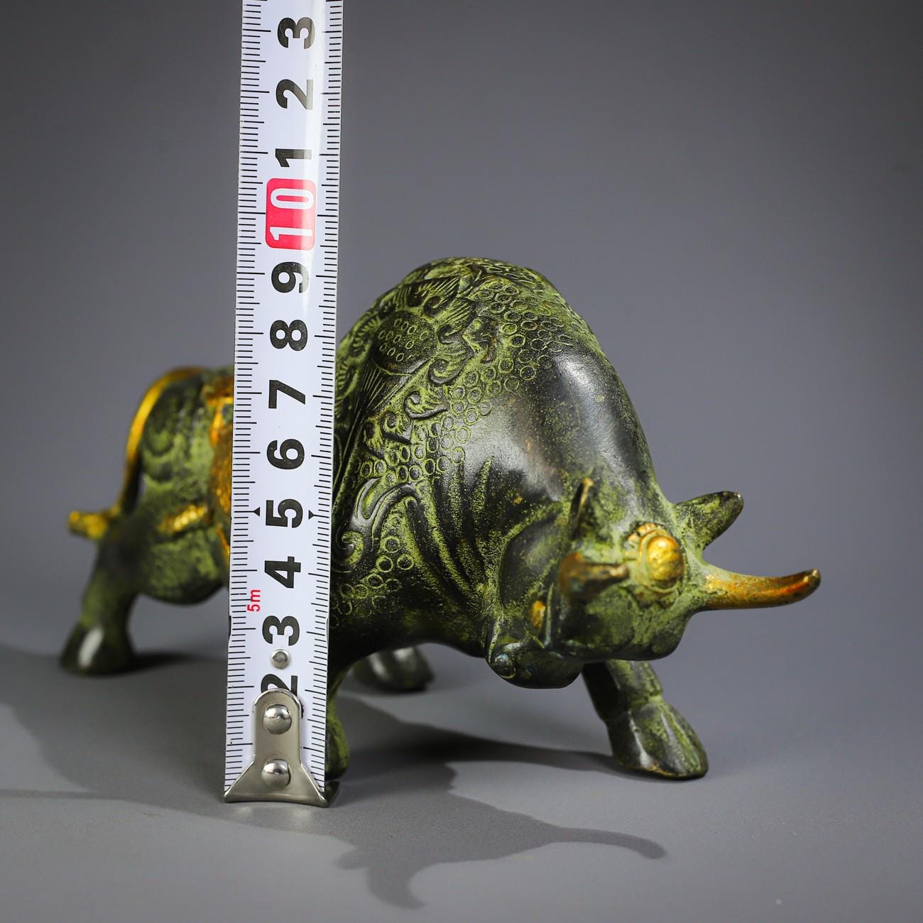 中国のコレクション 青銅の牛の像のペア、装飾家具、ユニークで珍しい 中国のコレクションにある手作りの青銅の牛の像のペア、装飾家具