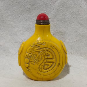 Colección china, pequeña maceta tallada a mano con un exquisito patrón, artesanía exquisita, decoración de muebles/escritorio