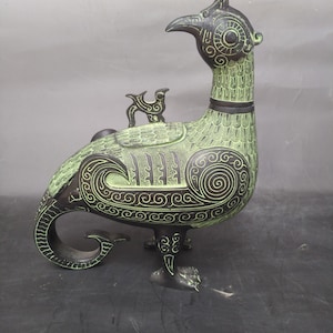 Chinese handmade carved bronze bird statue ornaments,finely crafted,precious and rare,worth collecting and using