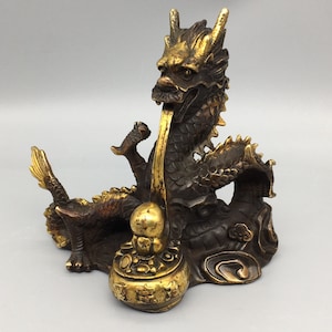 Chinese handmade carved copper gilded dragon ornaments with exquisite patterns, antique collection, tabletop ornaments