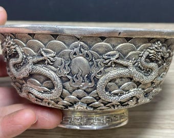 Unique Tibetan silver hand carved decorative bowl ornaments, exquisite dragon pattern patterns, rare craftsmanship, worth collecting