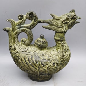Handcarved bronze phoenix pot wine pot, Chinese collection, living room home, gift decoration, rare shape, can be used