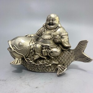 Chinese hand carved Tibetan silver fish and Buddha statue ornaments, unique and precious, furniture decoration, collection