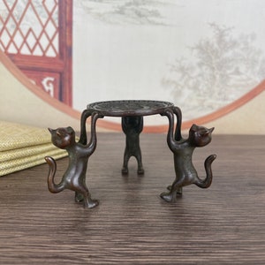 Asian Vintage collectibles, Copper Three cats Candle Holder，Handmade， teapot lid stand