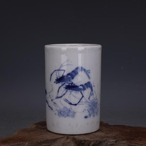Blue and white porcelain shrimp patterned porcelain bowl，hand-painted exquisite pattern，antique collection porcelain home decoration gift