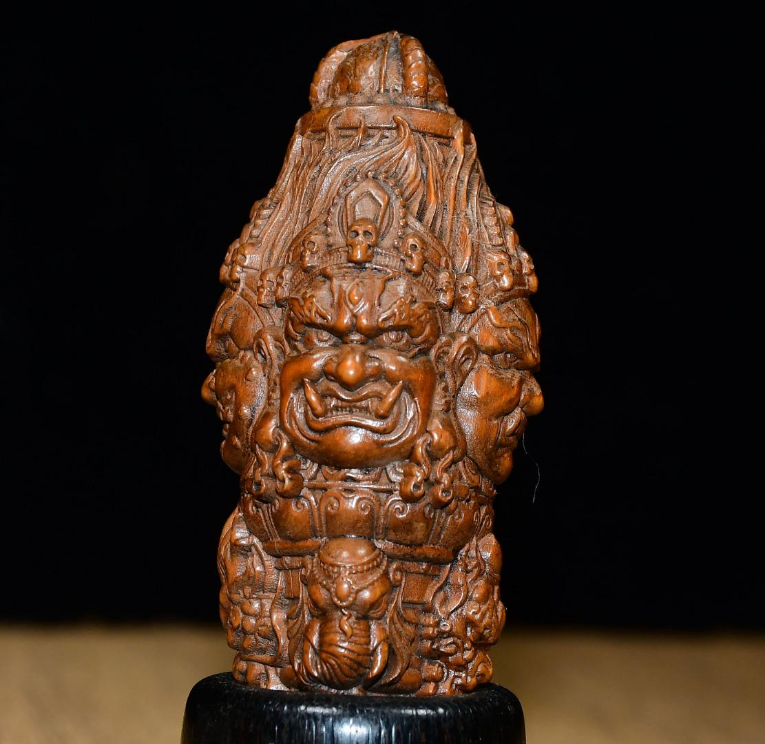 中国で収集された手彫りのツゲの木の仏像、家具の装飾、貴重で美しい