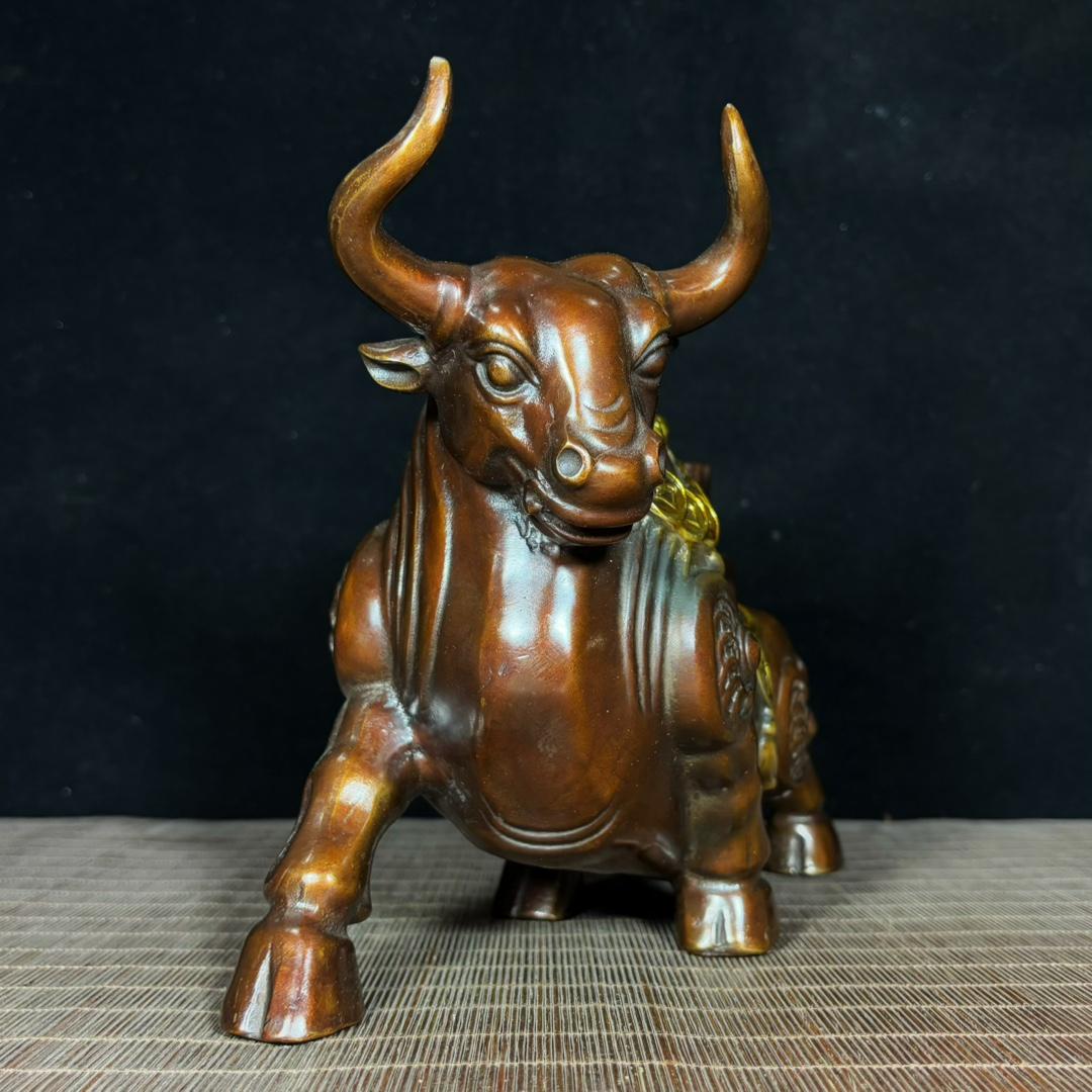 ブロンズ像 うし 手彫りのブロンズ製雄牛像飾り、絶妙な職人技、デスクトップ装飾