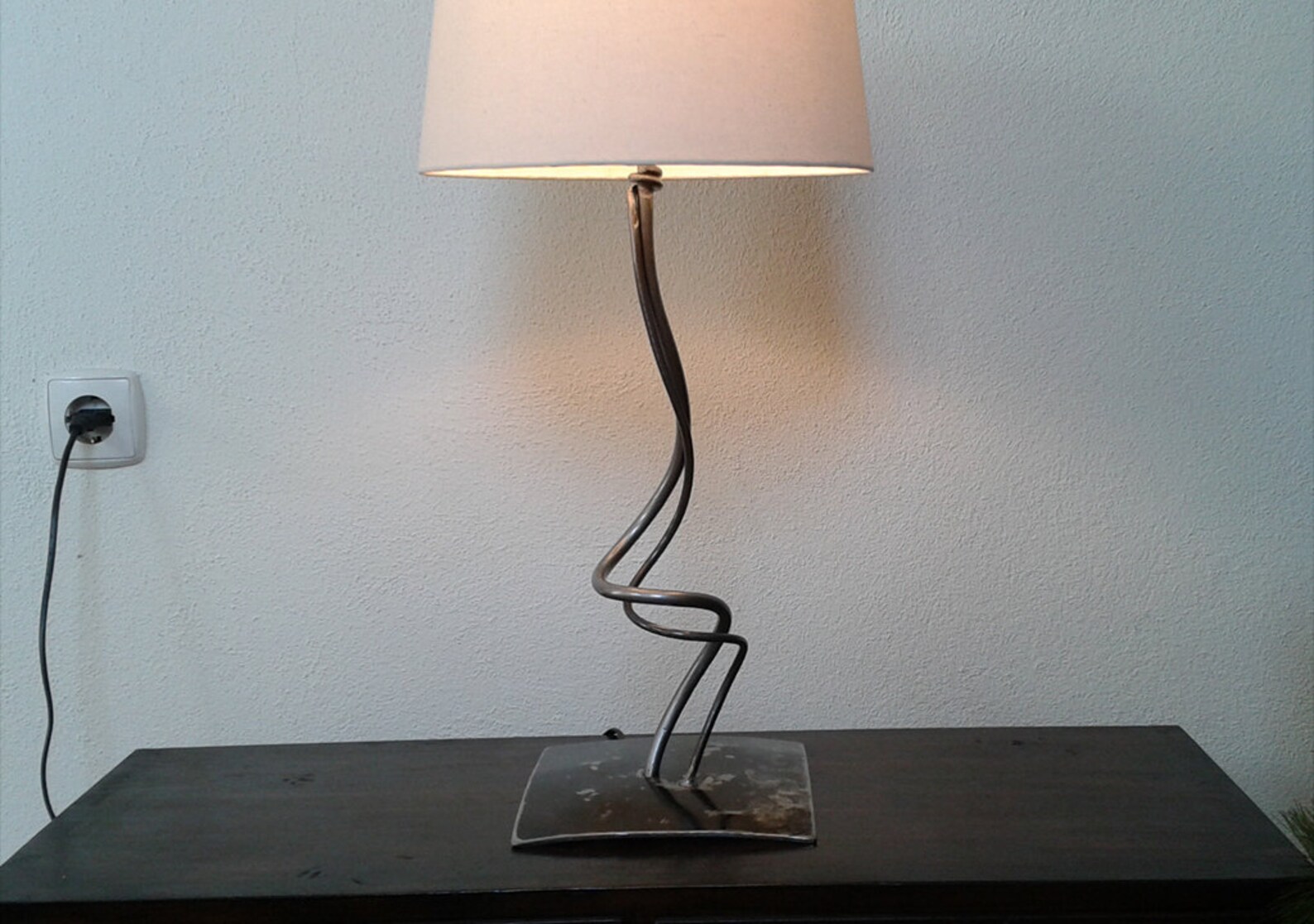 Lámpara de mesa de hierro forjado junto a la lámpara de Etsy