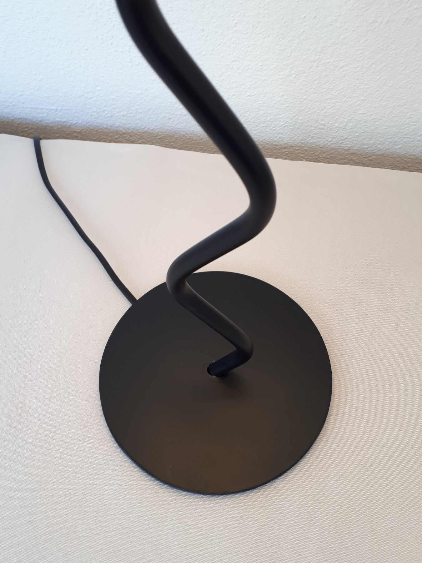 Schlafzimmer Nachttischlampe gewellt Zick-Zack Eisensockel | Etsy