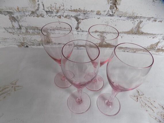 MIP 10 oz Wine Glass Fleur-de-lis