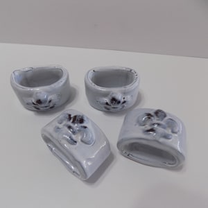 Set of 4 Vintage Fleur-de-Lis ceramic Napkin Rings