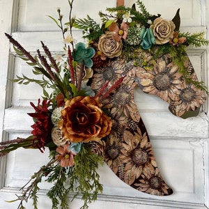 Terracotta Flower Hand Painted Southwestern Wood Horse Head Wreath - Mustang Horse Wall Decor - Farmhouse Front Door - Horse Lovers Gift