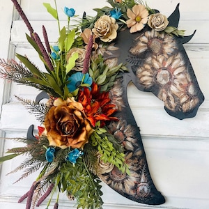 Terracotta Flower Hand Painted Southwestern Wood Horse Head Wreath - Mustang Horse Wall Decor - Farmhouse Front Door - Horse Lovers Gift