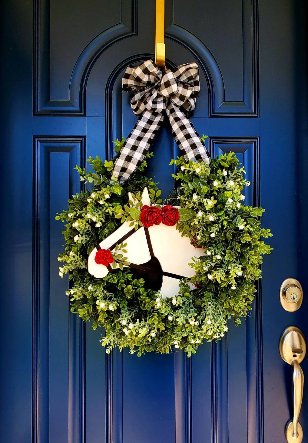 Run for the Rose's Kentucky Derby Horseshoe Wreath with Wood Horse Head Embellished with Red Roses and Checkered